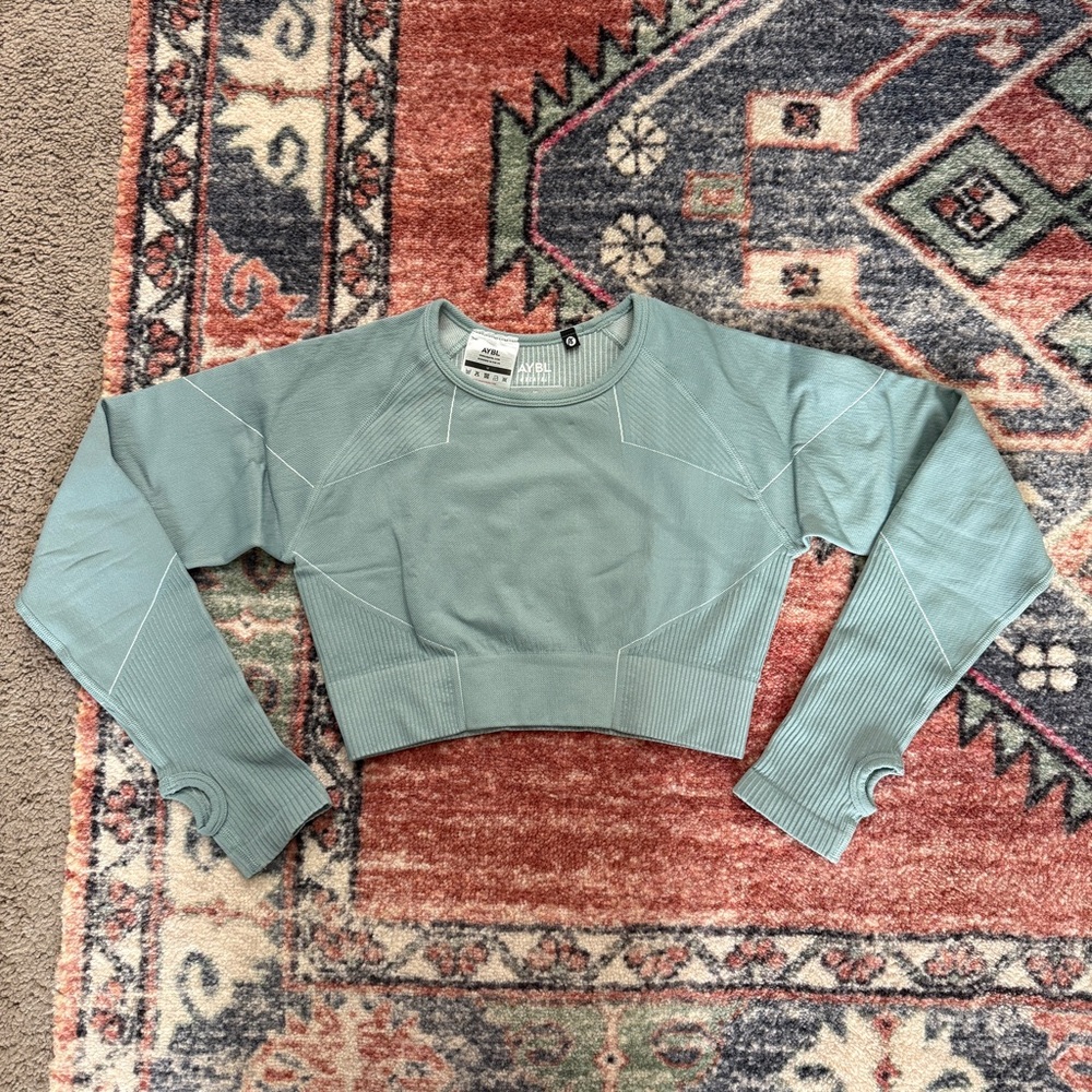 Seamless Cropped Long-Sleeve Top in Sage Green